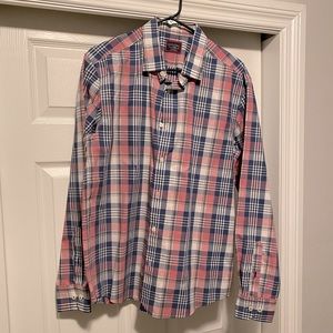 Untuckit slim fit button down